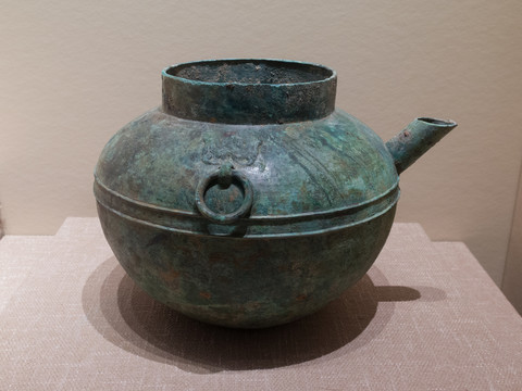 汉代文物带流铜釜