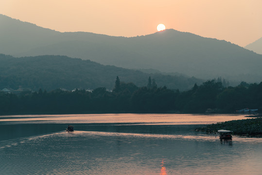 杭州西湖山水落日黄昏