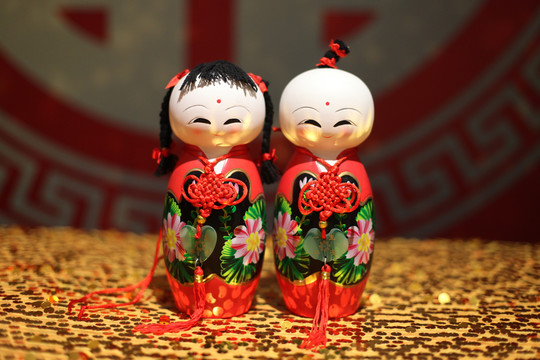 中式婚礼情侣娃娃