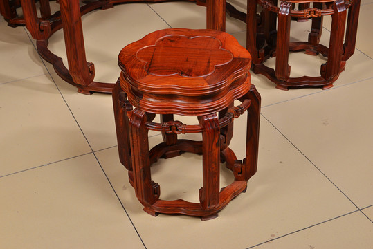古典实木桌椅