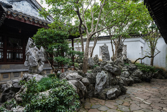 中式庭院假山