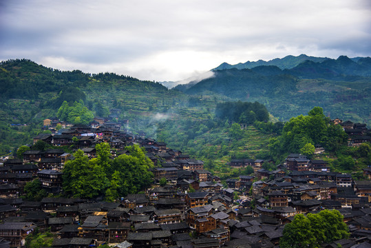 中国贵州千户苗寨清晨景观