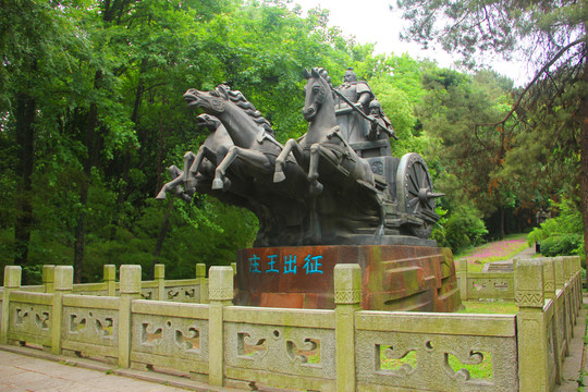 东湖磨山雕塑