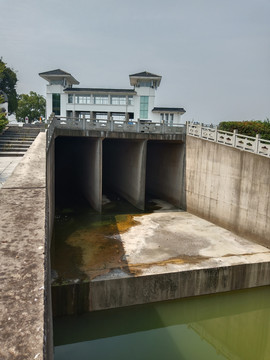 水库大坝