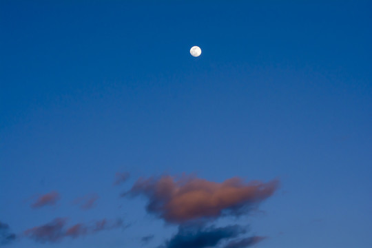 月夜彩云