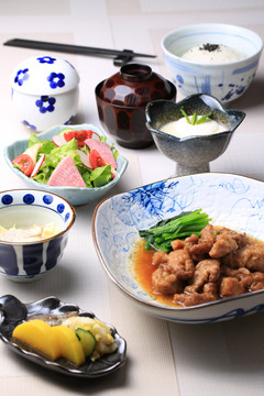 焖小酥肉定食