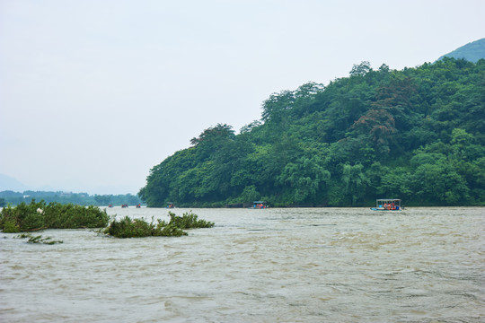 江河两岸