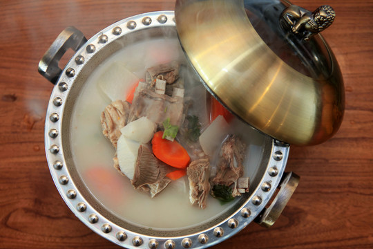 羊肉炖萝卜