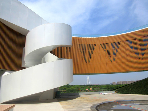 龙湖公共艺术中心