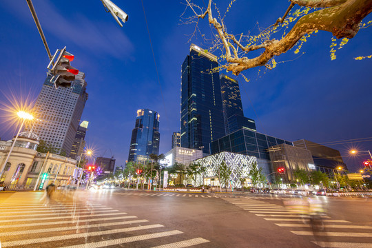 静安区马路夜景