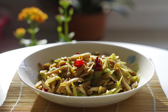 蘑菇炒肉丝