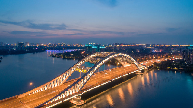 宁波湾头大桥夜景