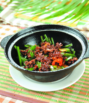 鸡杂煲