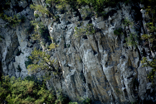 高山石门石洞石壁