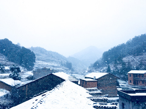大雪中的乡村