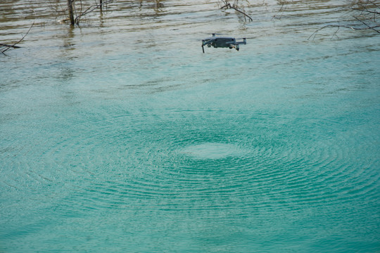 茂名露天矿公园清澈的水无人机