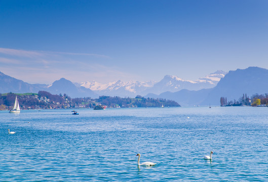 瑞士四州湖
