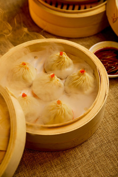 蟹粉小笼包