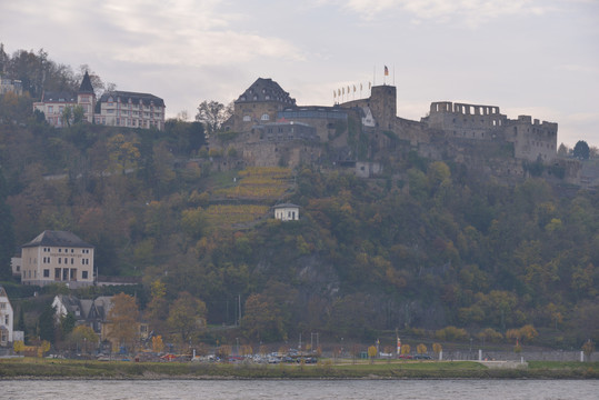 莱因费尔斯城堡