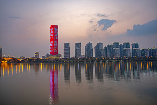 疫情防控时期柳州保利夜景