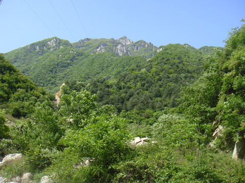 高山峻岭