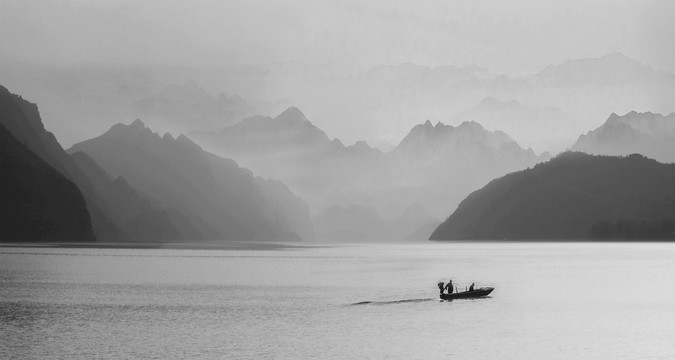 意境水墨山水