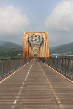 布康港天桥