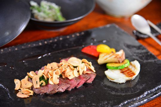 牛肉和蔬菜
