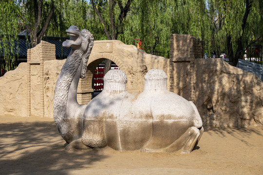 雕塑骆驼