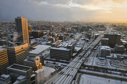 日本北海道札幌冬季城市全景图