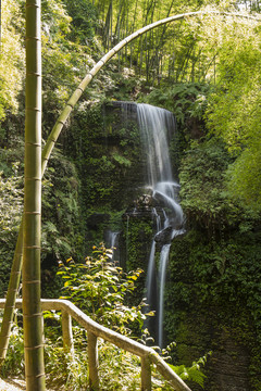 宜宾僰王山美丽的瀑布自然景观
