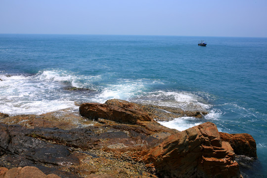 礁石海浪