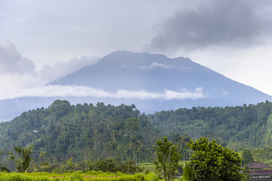 巴厘岛贝萨基阿贡火山