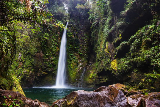 南美洲智利美丽的瀑布