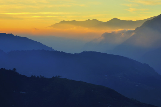 台湾台中市山雾风景照