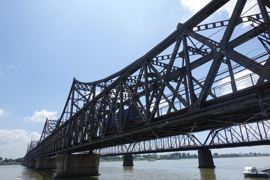 丹东鸭绿江大桥断桥