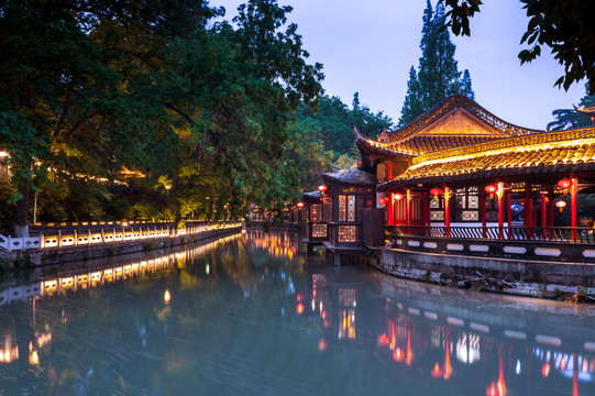 水绘阁夜景