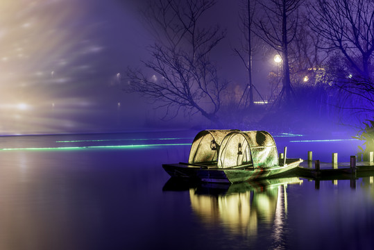 夜色渔船