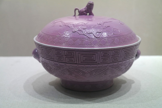 紫色陶瓷罐子