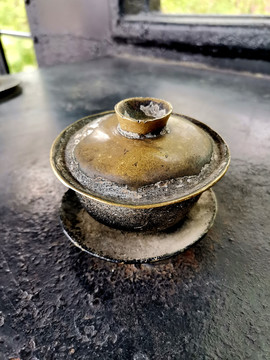 铜雕茶杯