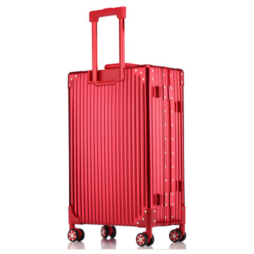 红色旅行箱