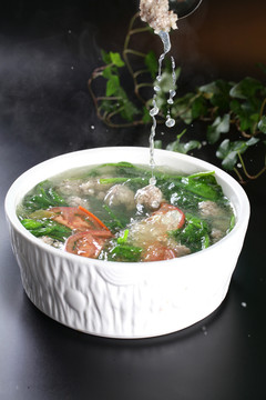 豌豆尖丸子汤