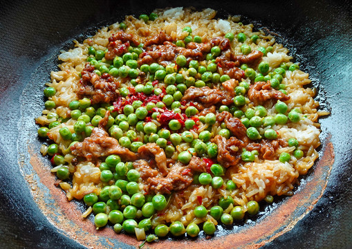 青豆肉丝煲仔饭