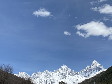 雪山山湖