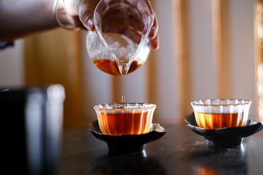 茶艺师泡茶