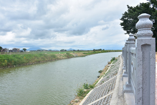 整治过后的新河道
