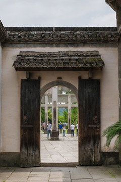 中式建筑中的门
