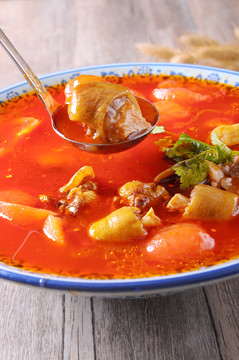 西红柿牛尾汤