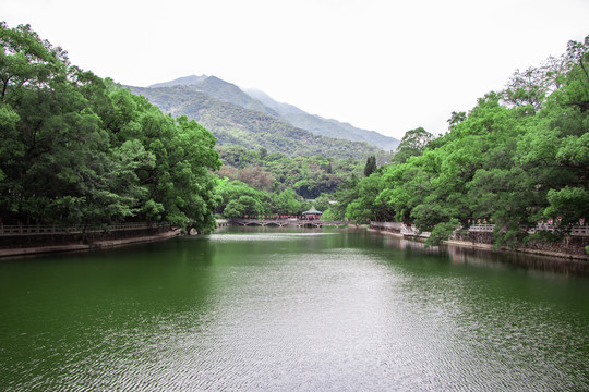 岭南第一山惠州罗浮山风景区湖