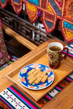 蛋酥配决明子茶